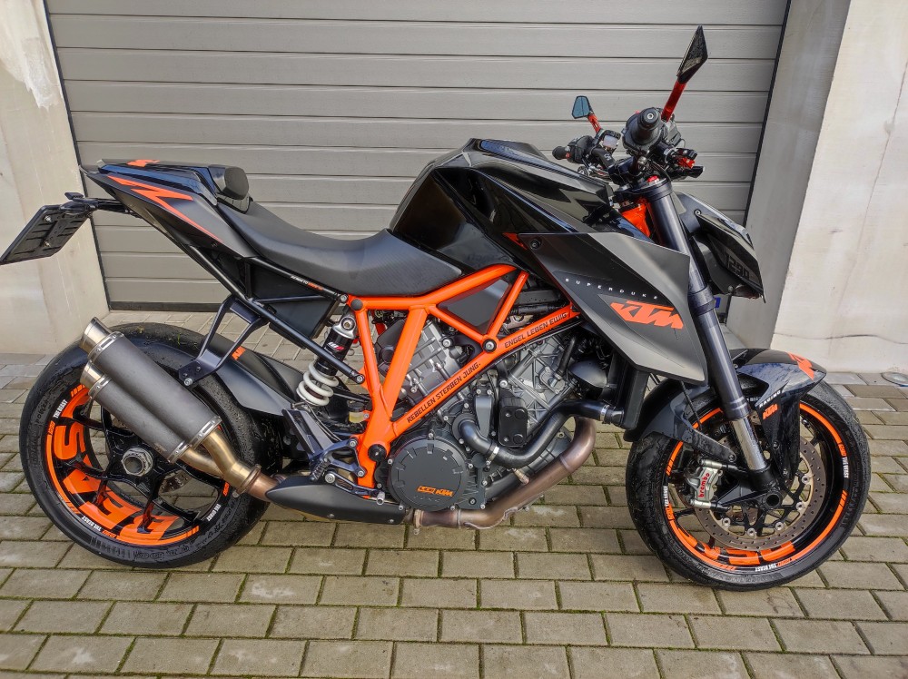 Ktm 1290 super shop duke r cena